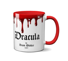 Cargar imagen en el visor de la galería, Taza Taza de café con diseño de libro de Drácula
